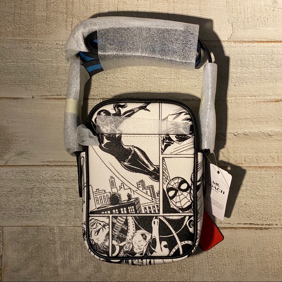 ❗️LAST ONE❗️COACH Spiderman Comic Crossbody MARVEL - Picture 4 of 13